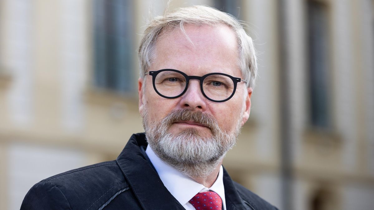 Vlevo dole: „Petře, končíš.“ Věta, kterou se v ODS bojí vyslovit