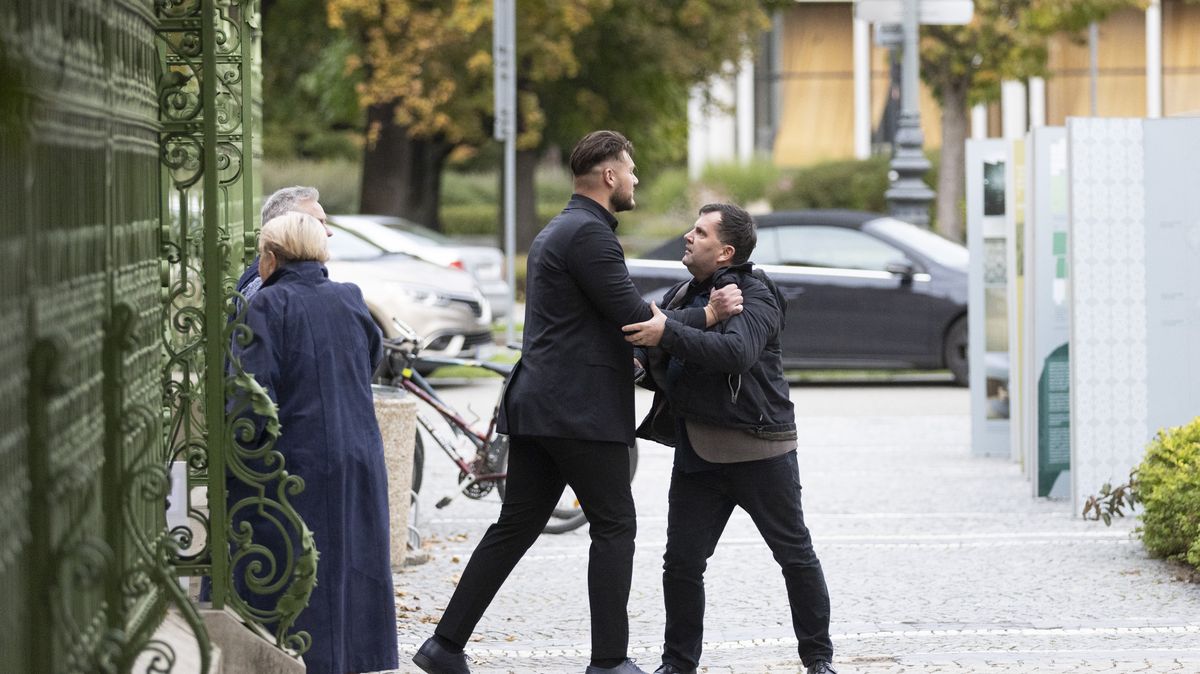 10 kauz, které cloumaly rokem 2025: od bitcoinové blamáže po zaklekávání