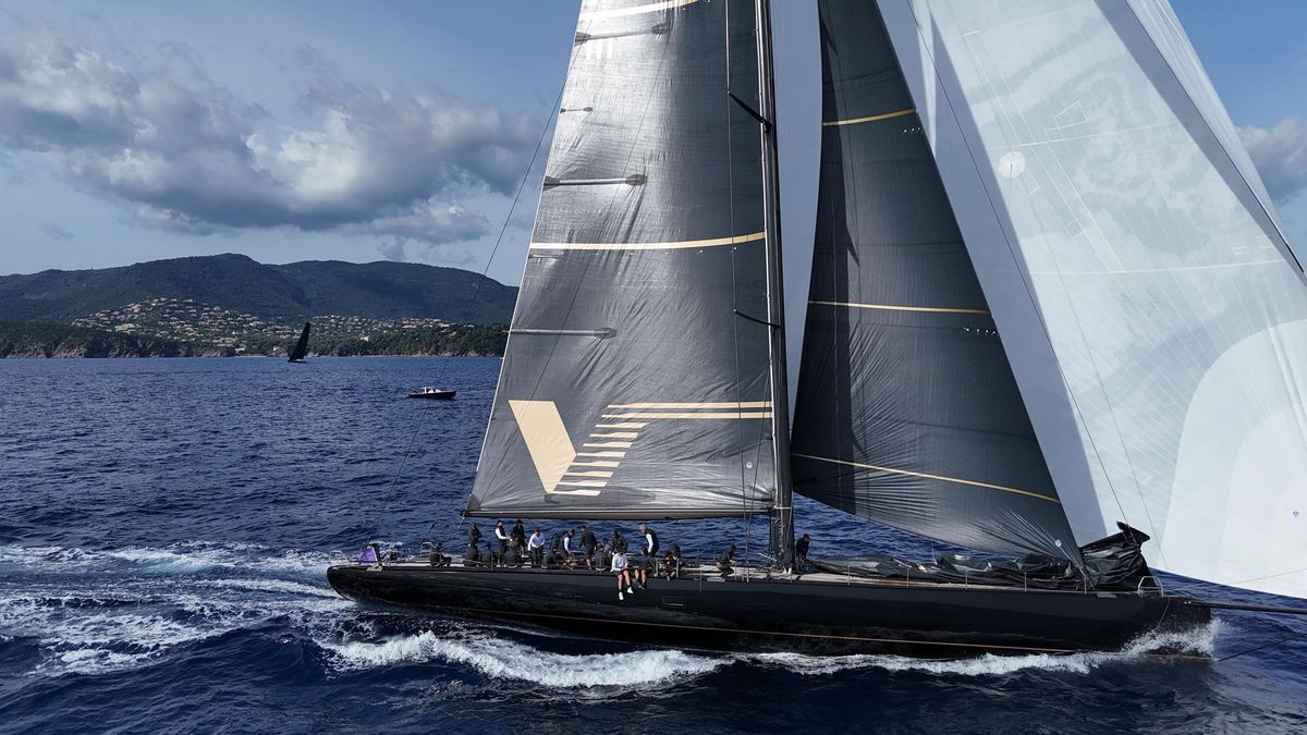 Komárek osladil nabídku za podíl ve firmě Ferretti. Nabízí už pět miliard