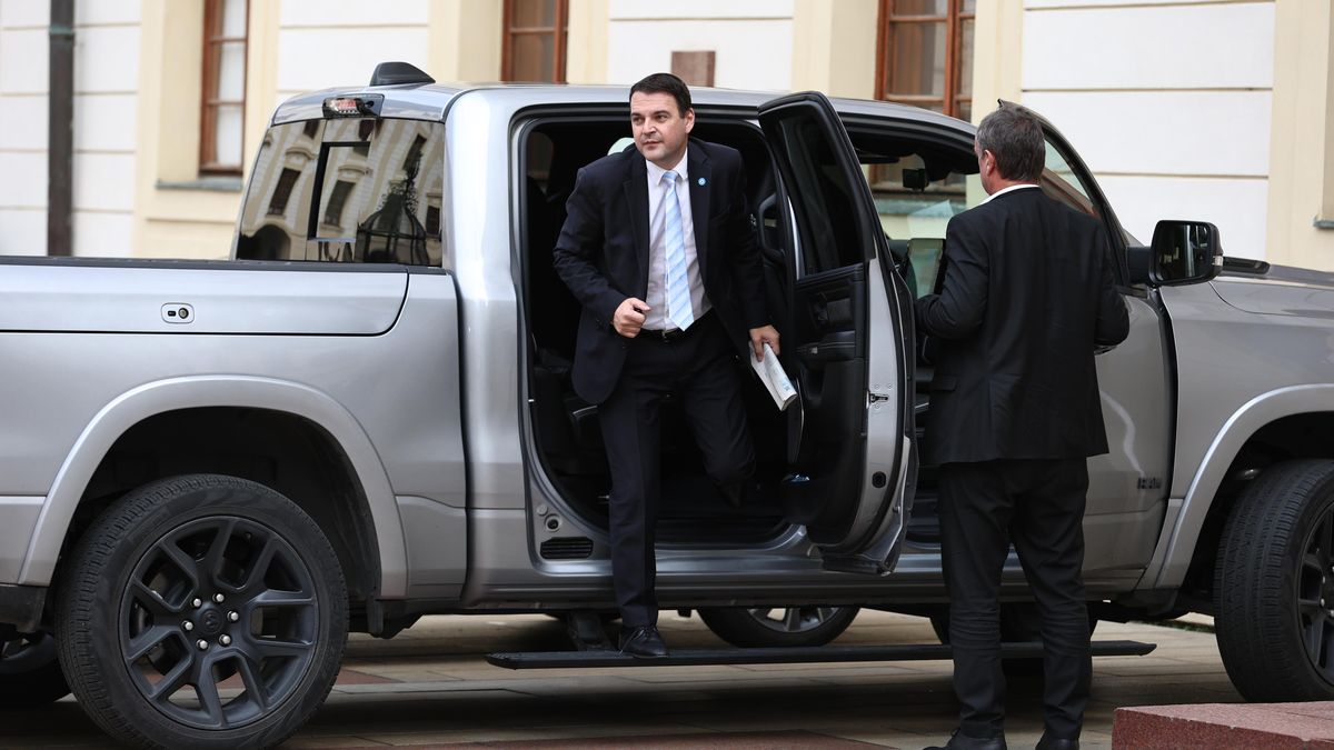 Macinka do vlády nepatří. A nejen proto, že není zelený