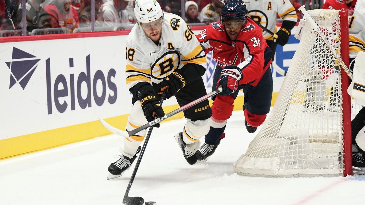 Pastrňák Scores Twice: Bruins Win 3-1