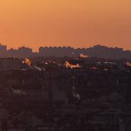 Nejnižší čtvrteční noční teploty se budou pohybovat mezi +1 až -4 °C. Čtvrteční denní teploty ČHMÚ předpovídá na 1 až 5 °C.