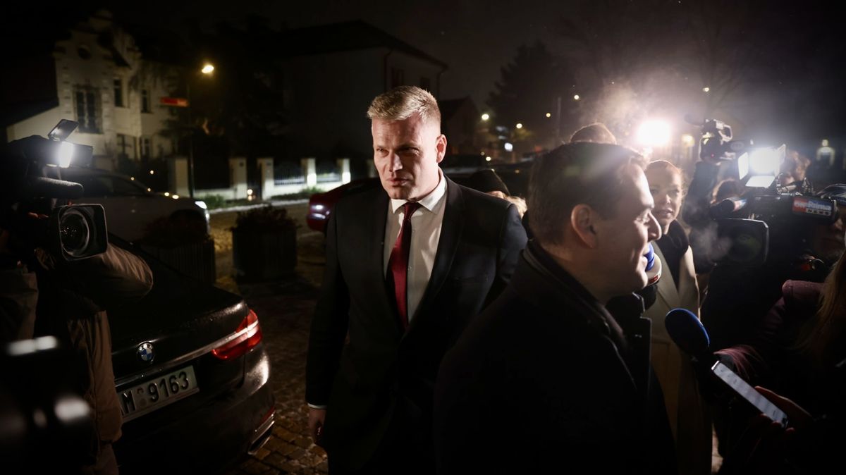 Může jít o bezpečnost, říká právník k váhání Hradu kolem Turka