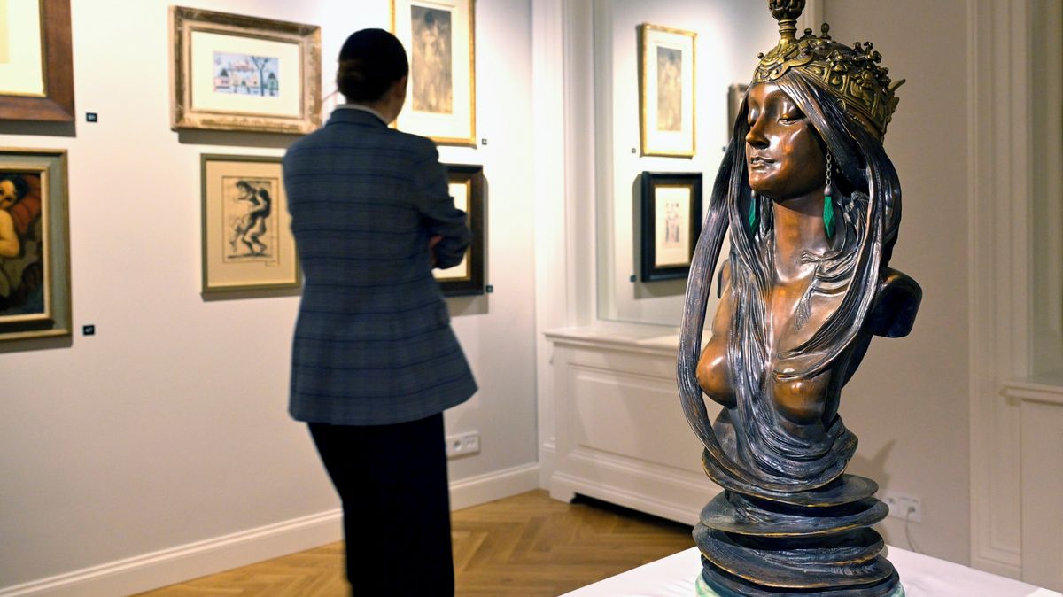 Muchova plastika Příroda se vydražila za rekordních více než 18 milionů