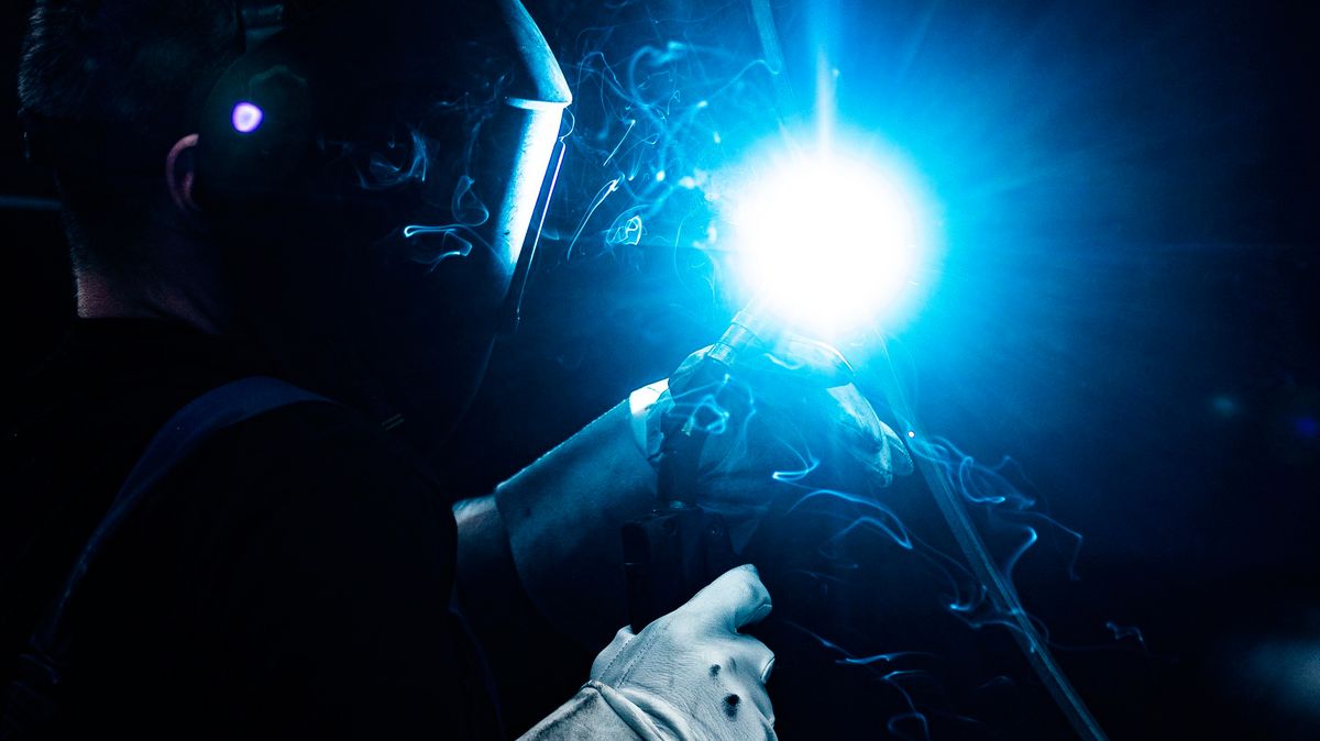 Peníze odtečou pryč. Ekonomka popsala, co udělají nižší daně pro firmy