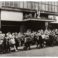 Pražská éra: Budova divadla v Praze, v Římské ulici roku 1959.