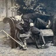 Spejbl ve svých začátcích holdoval alkoholu a byl holkař. 