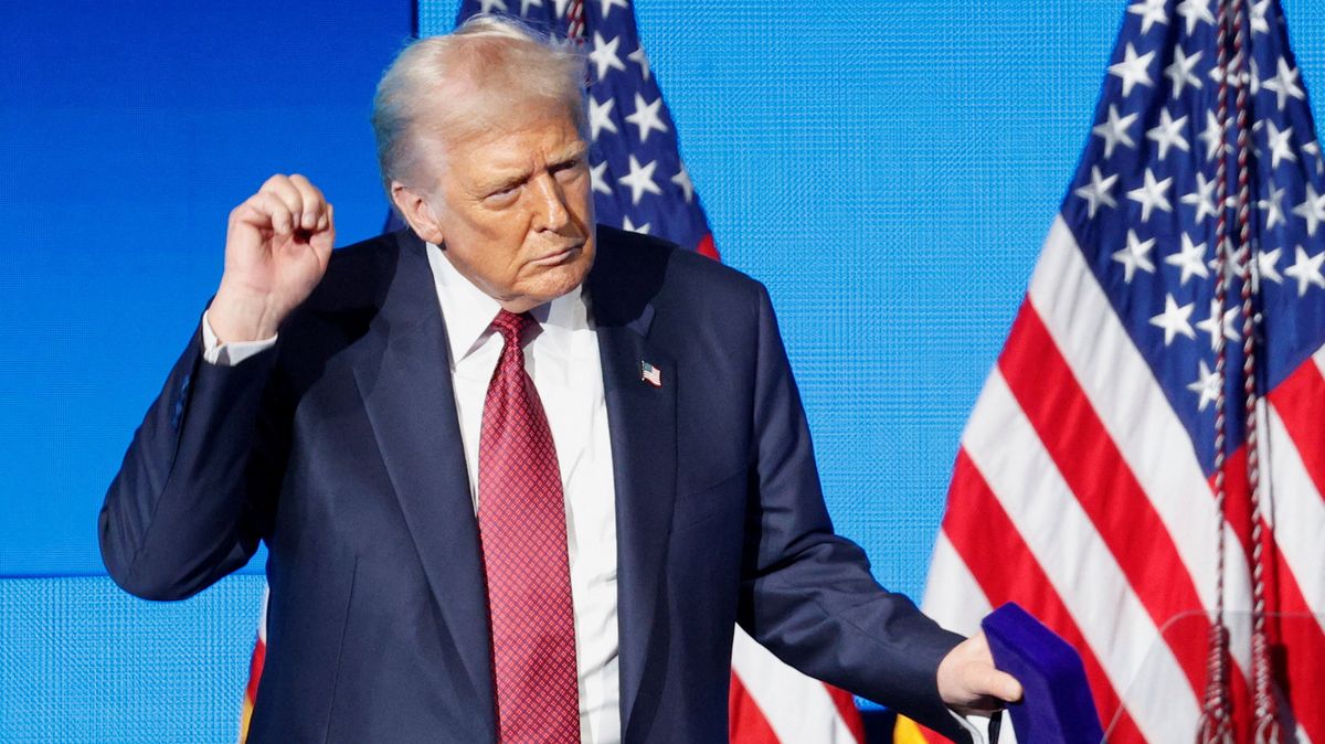 Trump označil za hlupáky všechny, kteří nesouhlasí s jeho cly