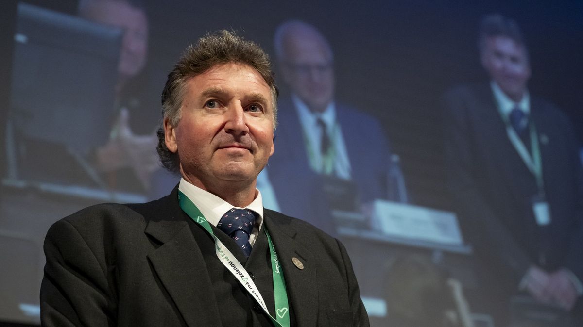 Rathův žák, tvář protestů. Věčný Kubek dál povede české lékaře