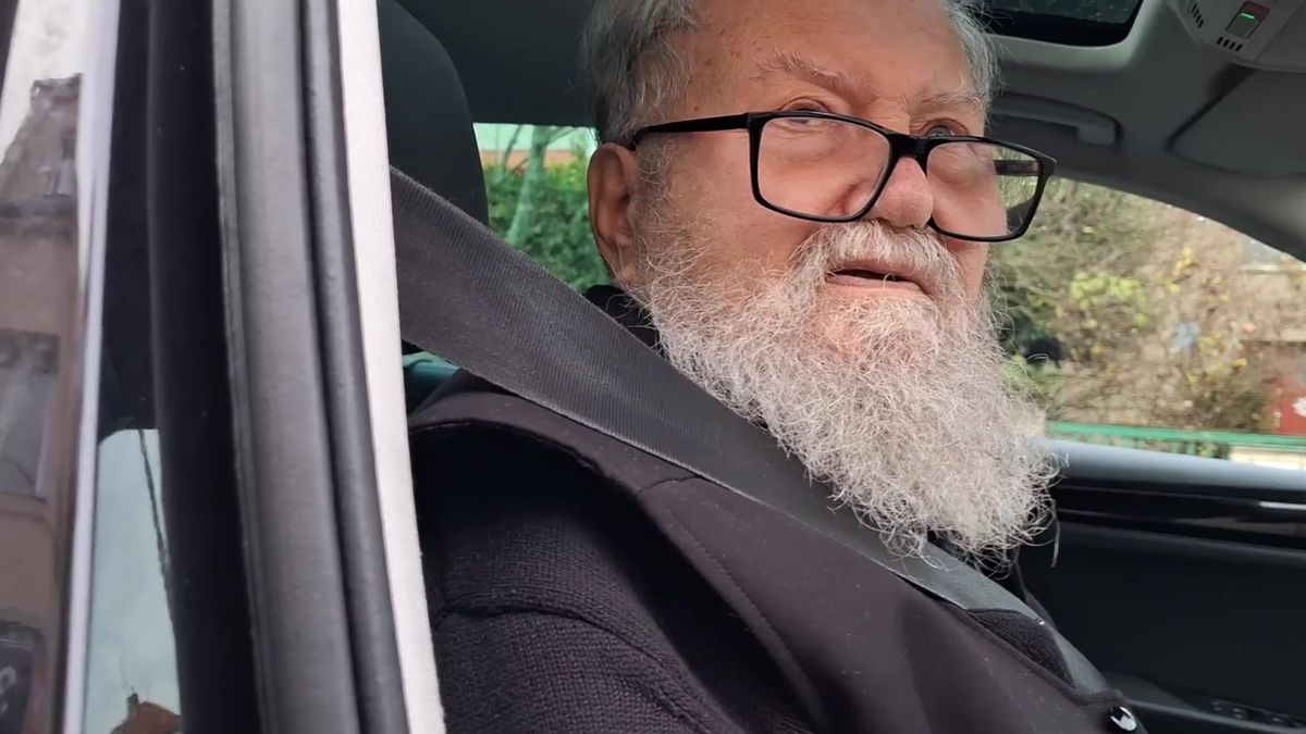 Arcibiskup si chce kvůli dluhům půjčit miliony. Duchovní jsou proti