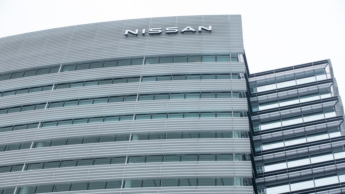 Japonská automobilka Nissan propustí v Evropě 900 z 9300 zaměstnanců v regionu