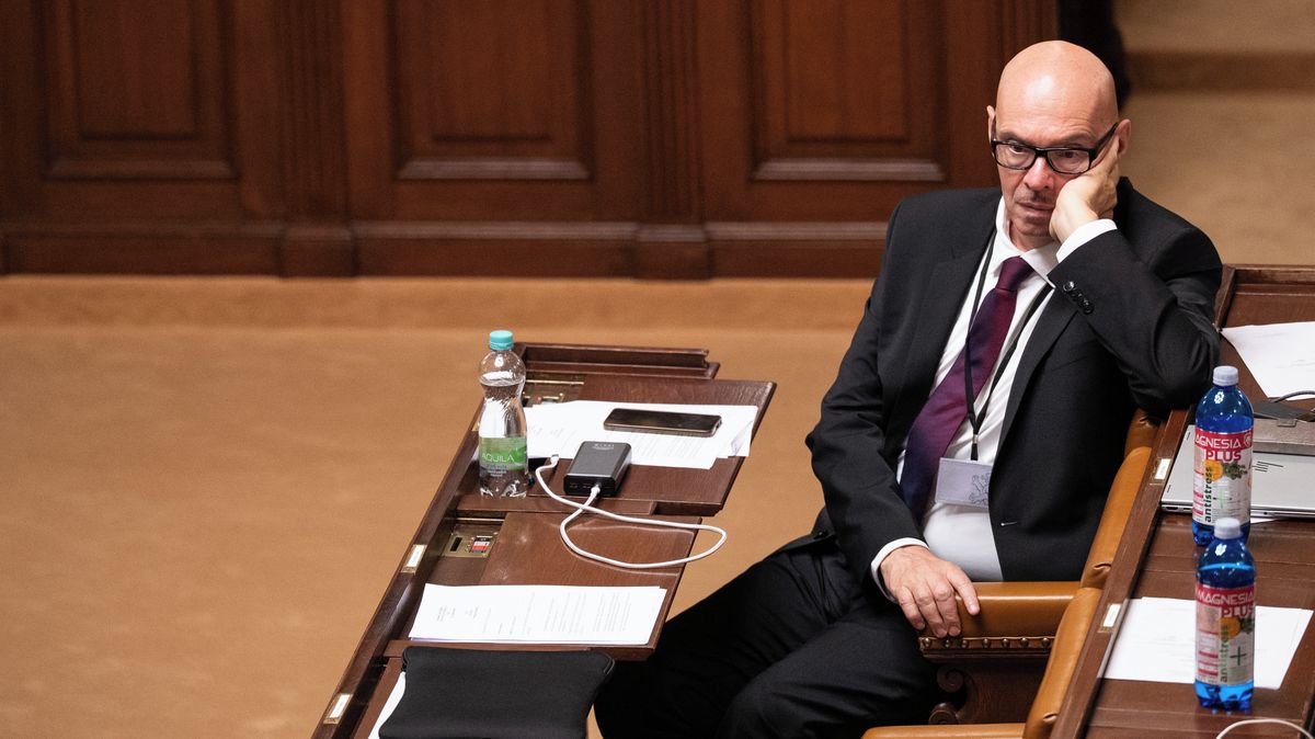 Žádná cenzura. Svoboda projevu ale neznamená nárok na dotaci, reaguje Klempíř