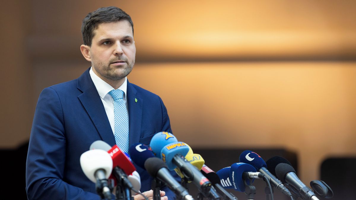 Plán Červeného nevyšel, pravda vylézá ven, říká Hladík ke kauze na Šumavě