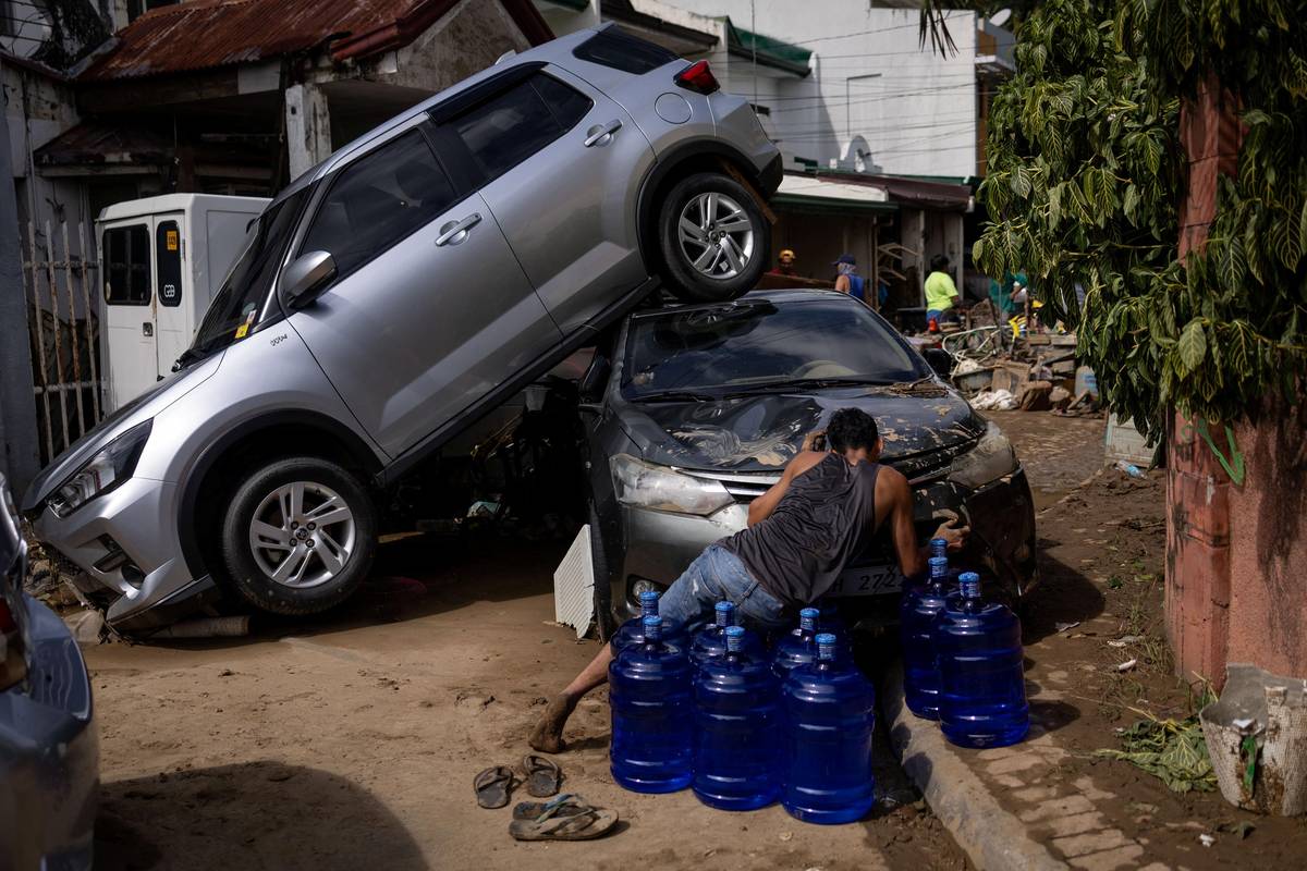 Nejhůře postiženou oblastí jsou centrální Filipíny a provincie Cebu, jež se stále vzpamatovává ze silného zemětřesení, které ji zasáhlo před měsícem.
(Vyfoceno v provincii Cebu, 5. listopadu.)