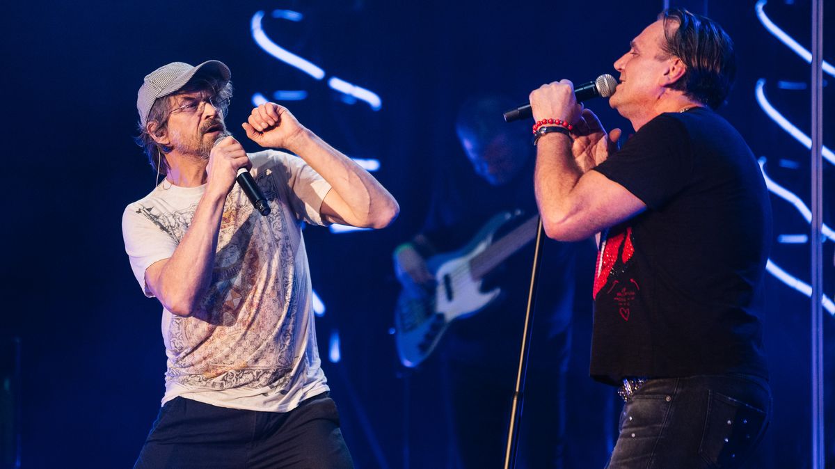 Recenze: J.A.R. se načas rozloučili. Znovu zpíval Bárta