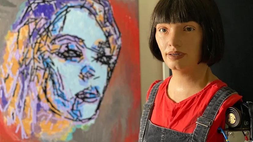 Oberou roboti umělce o práci, nebo jim pomohou? Trend je jasný, říká malíř