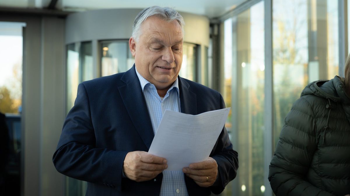 Orbán bojuje v kampani. Po zklamání s Trumpem sází na 14. důchody