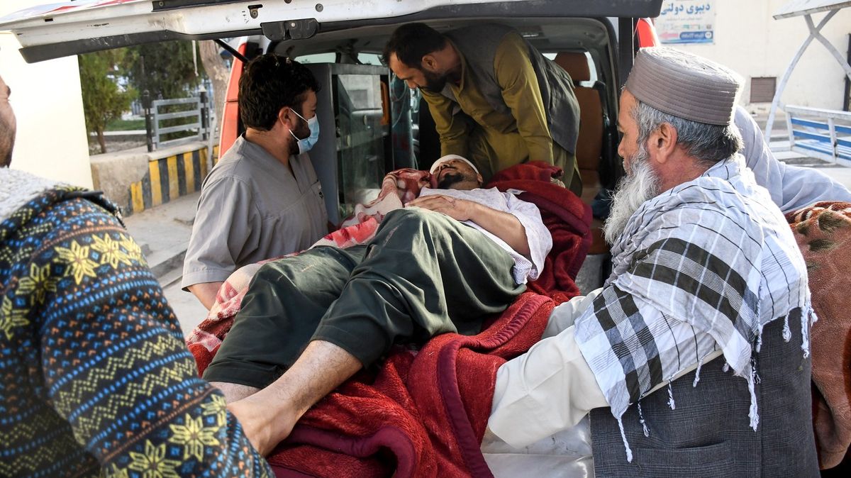 Zemětřesení na severu Afghánistánu zabilo nejméně 20 lidí, 320 je zraněných