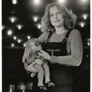 Helena Štáchová byla v řadě třetí interpretkou Máničky, později se stala ředitelkou. Foto je z 80. let.