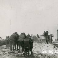 Stavba železničního mostu na železnici z Pečory do Vorkuty, 40. léta. 