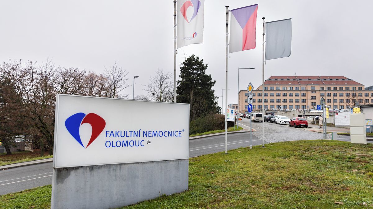 Kauza defibrilátory: Kardiaci si jeli pro přístroj přes celou republiku