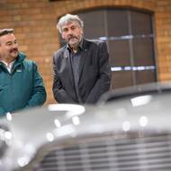 Raritní Aston Martin DB5 před renovací a po ní. Cena vzrostla tisíckrát.