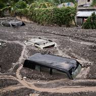 Následky hurikánu v Petit-Goave, 68 km jihozápadně od haitského Port-au-Prince. Melissa byl jedním z nejsilnějších hurikánů, jaký kdy byl v Atlantiku zaznamenán. (30. října)