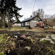 „Městský obvod Mariánské Hory a Hulváky vnímal demonstraci aktivistů jako pokojný projev názoru,“ uvedl starosta Patrik Hujdus. „S ohledem na nepříznivé počasí v zimním období ale nechceme tento stav dále prodlužovat,“ dodal.