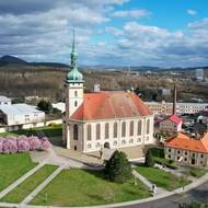 Kostel Nanebevzetí Panny Marie v Mostě.