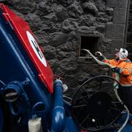 Romantické představy o životě šífařů, neboli lodníků, plavících se po Labi k Hamburku mají k realitě daleko. Žádné bouchání mariášovek o stůl, podávání rumu hákem a ukecaný papoušek se samozřejmě nekonají. (15. února)