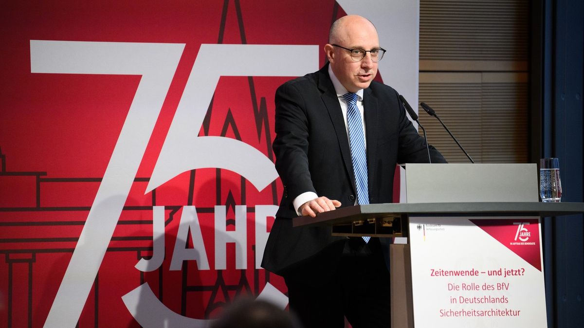 Šéf německé kontrarozvědky žádá kvůli hybridním hrozbám vyšší pravomoci