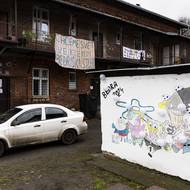 Podle starosty městského obvodu Hajnuse byla bouraná část objektu neobývaná déle než dva roky.