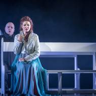 Joseph Gansert jako baron Scarpia a Lívia Obručník Vénosová v roli Toscy.