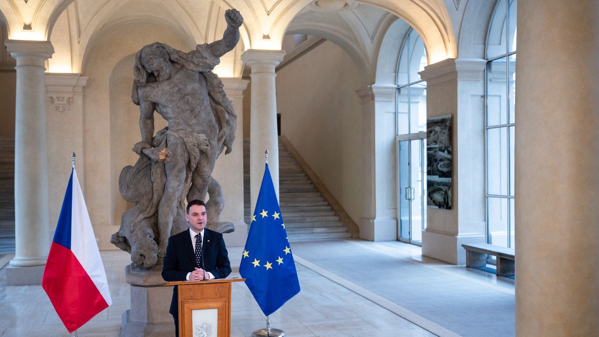 Pavel označil Macinkovo zpochybňování ústavních institucí za politický faul