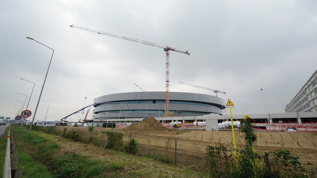 Olympic Hockey Venue: Czech Official Optimistic Despite Delays