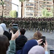 Vojenská přehlídka v Damašku.