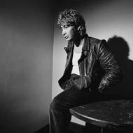 22. prosince. Ve věku 74 let zemřel britský kytarista a zpěvák Chris Rea. Hudebník s charakteristickým chraplavým hlasem se proslavil mimo jiné písněmi The Road to Hell, Julia či Driving Home For Christmas.