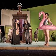 Šimon Krupa jako kostelník, Štěpán Lustyk v roli Franty a Martina Preissová coby hospodyně.