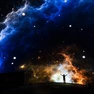 V pražském planetáriu dokončili nejrozsáhlejší rekonstrukci svého druhu. Starý projekční systém za hranou životnosti vystřídal nový systém LED kopule s 45 miliony diod, což je celosvětový unikát. (24. dubna)