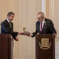 Volby v roce 2017 však již ANO vyhrálo. Vláda ovšem v lednu 2018 nezískala důvěru Poslanecké sněmovny a podala demisi, v níž vládla dál.