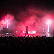 V Praze toto pondělí vystoupil švédský rapper Bladee.