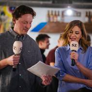 Úvodní slovo moderátorů a představení pravidel investičního pubkvízu.