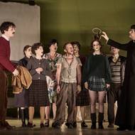 Na snímku jsou zleva Igor Orozovič, Marie Poulová, Pavlína Štorková, Martina Preissová, Ondřej Malý, Gabriela Mikulková, Kateřina Měchurová, Filip František Červenka a Šimon Krupa.