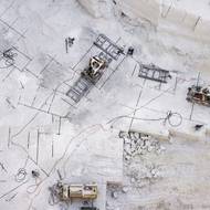 „Mnoho (izraelských) osadníků tudy prochází a pokud Izrael anektuje Palestinu, začne právě v těchto oblastech,“ domnívá se jeden z provozovatelů, který si přál zůstat v anonymitě.