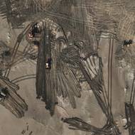 Písečné a prachové bouře, způsobené intenzivním suchem, stoupajícími teplotami a odlesňováním, zahalily města a vesnice do nekonečného okrového oparu, znemožnily lety a zaplnily nemocnice pacienty trpícími dýchacími potížemi. Úřady varují, že tento trend bude dále zesilovat.