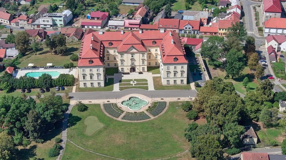 Napajedle Chateau For Sale: Baťa & Sukhoi History