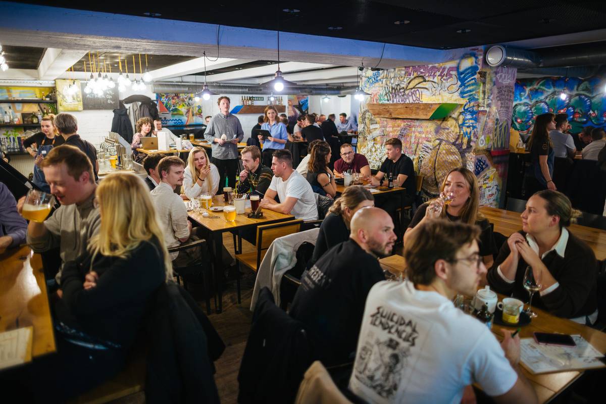 Do investičního pubkvízu se zapojilo celkem 13 týmů složených ze 4 až 6 členů.