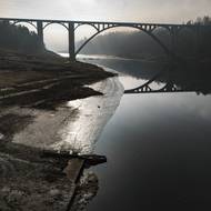 Podolský most byl postaven mezi lety 1939 a 1943 jako náhrada starého řetězového mostu…
