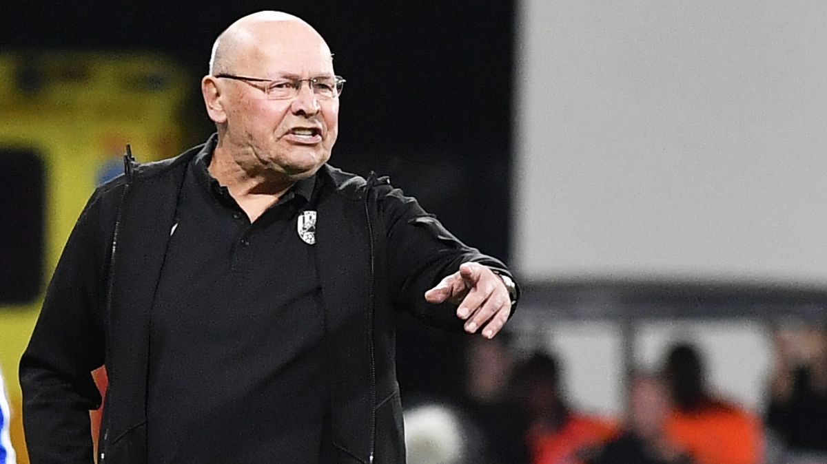 Inspirativní cizinec se nenašel. K reprezentaci míří důchodce Koubek