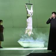 Pavlína Štorková jako plačka, Gabriela Mikulková coby drbna, Šimon Krupa v roli kostelníka a Filip František Červenka jako Jan.